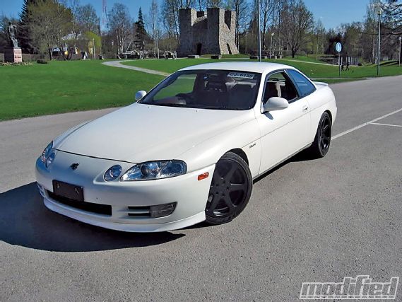 Modp_1003_02_o+toyota_jz_engine+toyota_soarer