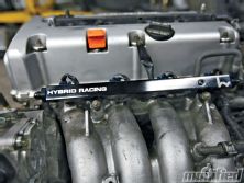 Modp_1001_03_o+project_dc2_integra_k20_install_part_2+hybrid_racing_fuel_rail