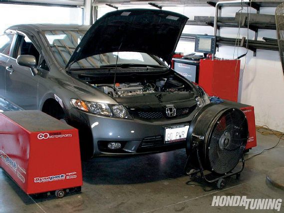 Htup_0912_01_o+2009_honda_civic_si_sedan+front_dyno