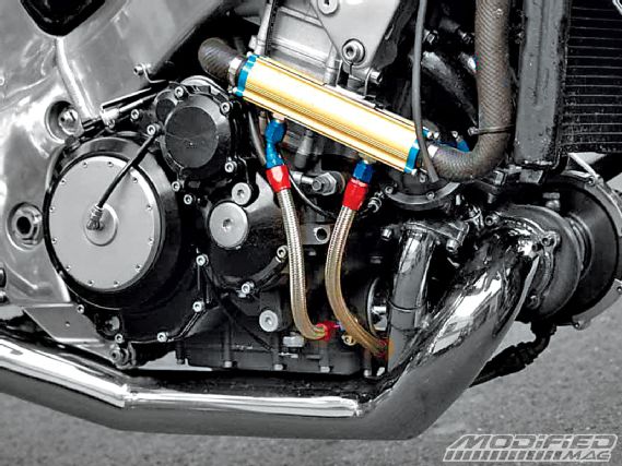 Modp_0912_04_o+laminova_heat_exchanger+installed_on_hayabusa_motorcycle