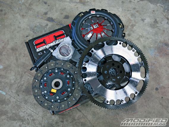 Modp_0912_08_o+project_dc2_integra_k_swap_guide_part_1+competition_stage_2_clutch_and_ultra_lightweight_flywheel
