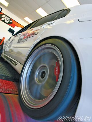 Modp_0911_04_o+2004_mitsubishi_evolution_viii+dyno_running