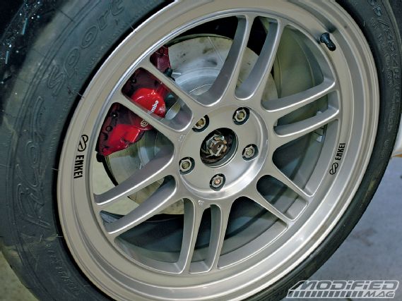 Modp_0910_09_o+2003_mitsubishi_evolution_viii+enkei_rpf1_wheel