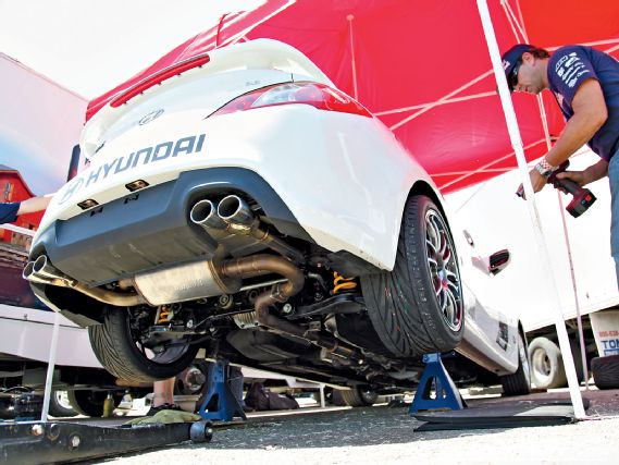 Modp_0909_08_o+2009_hyundai_genesis_coupe_gt+underbody