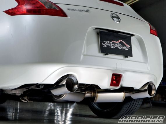 Modp_0908_05_o+bolt_on_performance_parts_buyers_guide+5zigen_370z_proracer_sp_exhaust