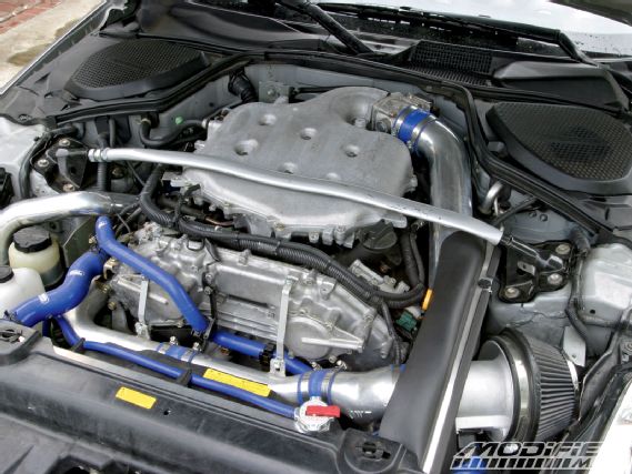 Modp_0907_01+nissan_350z_twin_turbo+engine_bay