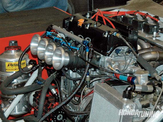 Htup_0905_07_z+individual_throttle_bodies+honda_engine_view