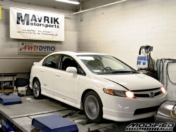 Modp_0904_01_o+2007_honda_civic_si+on_dyno