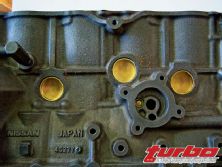 Turp_0811_07_z+nissan_240sx_ka24det_block_buildup+freeze_plugs