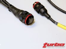 Turp_0811_08_z+data_acquisition_efi_technology_logger+autosport_connectors