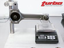 Turp_0810_10_z+nissan_ka24de_engine_build_up+rod_weighing