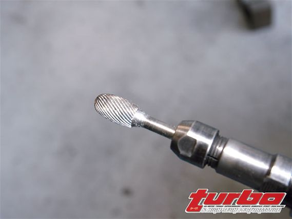 Turp_0810_02_z+nissan_sr20de_engine_build_up+carbide_tip_die_grinder