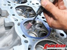 Turp_0810_17_z+nissan_sr20de_engine_build_up+polishing_ports