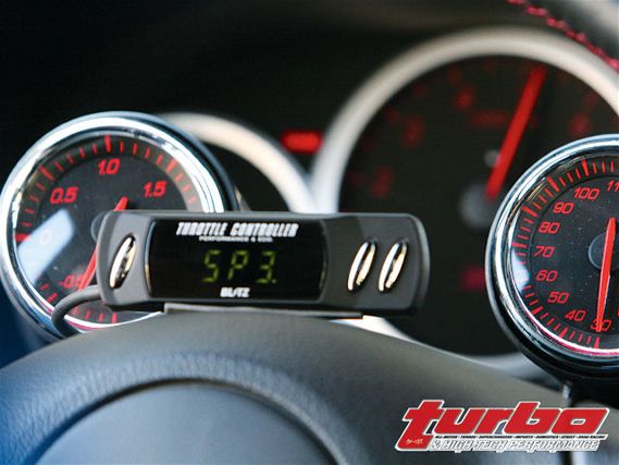 Turp_0810_12_z+2005_subaru_wrx_sti_blitz_throttle_controller+sp3_level