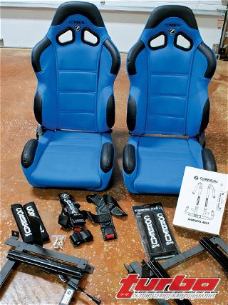 Turp_0808_07_z+toyota_supra_mkiv+corbeau_cr1_seats