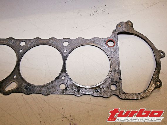 0805_turp_04_z+ka24de_build+head_gasket