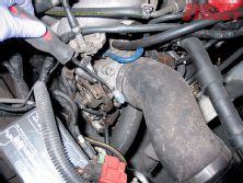 130_0704_03_z+nissan_sr20det_intercooler_upgrade+loosen_hose_clamps