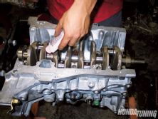 Htup_0512_05_o+honda_ls_vtec_engine_build+main_journal_lube