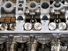 Turp_0502_09_o+1989_acura_integra_b16a+valve_springs_and_retainers