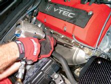 0407ht_07z+2001_Honda_S2000+Engine_Installing_Headers_Removing_Heat_Shield