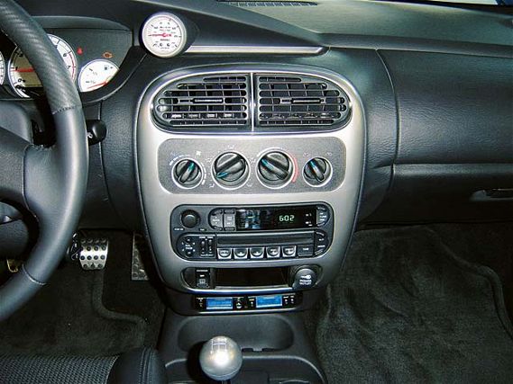 0407_13z+Dodge_Neon_SRT_4+Interior_Stereo