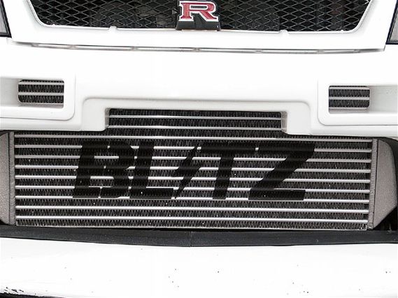 Turp_0406_01_z+nissan_skyline_blitz_intercooler+front_mount_view