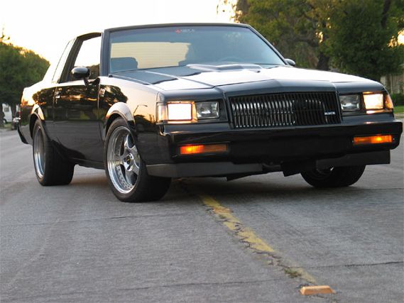 Turp_0404_01z+buick_grand_national+black_jack+front