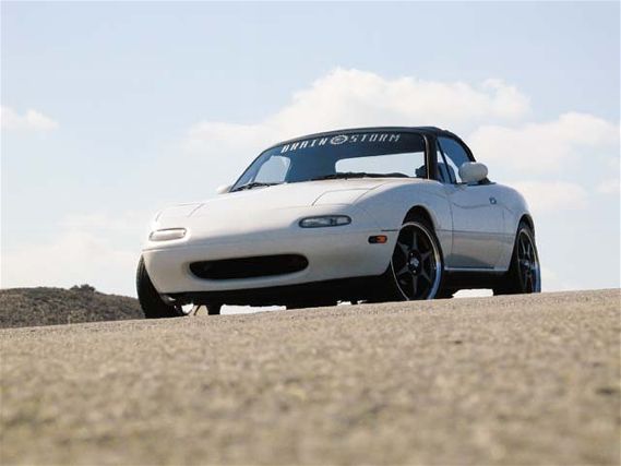 0404tur_02z+1991_Mazda_Miata+Front_Driver_Side