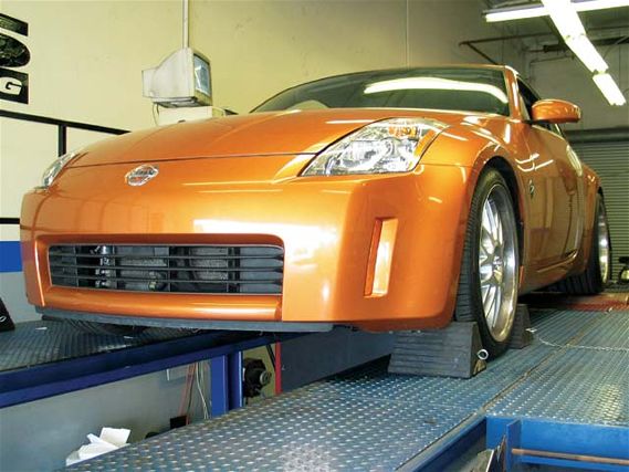 0311tur_01z+Nissan_350Z+Front_Driver_Side_On_Dyno