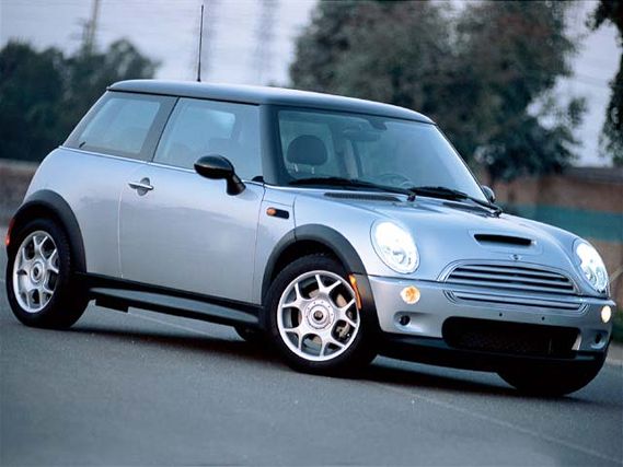 0305tur_01z+Mini_Cooper_S+Front_Passenger_Side