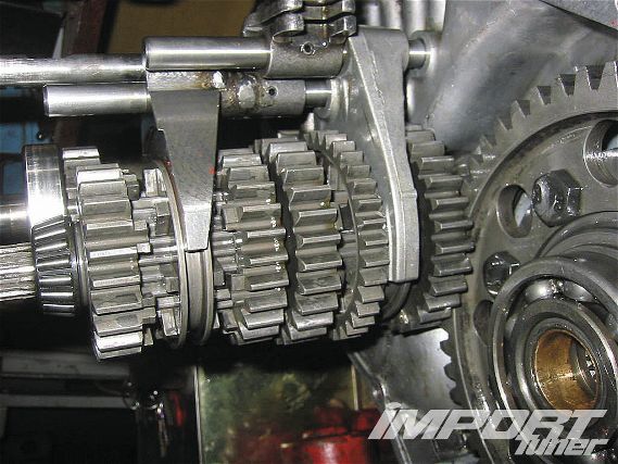 Impp 1109 02 o+gearbox beatdown+gears