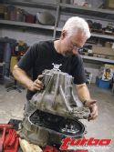 Turp_0810_30_z+honda_crx_mugen_lsd+transmission_cover_installation