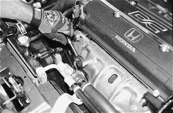 P25089_large+1999_honda_civic_si+engine_view