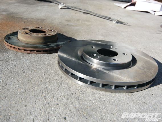 Impp 1111 07 o+240sx brake upgrade+old vs new