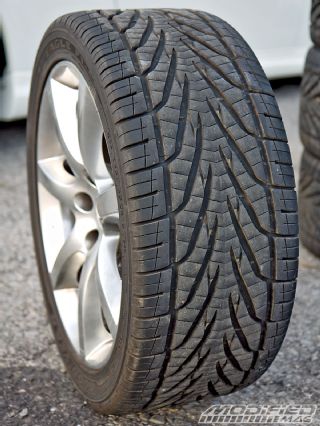 Modp_0912_03_o+goodyear_eagle_f1_all_season_tire_review+tread