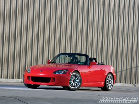 Modp_0908_02_o+bridgestone_potenza_re11_tire_review+2005_honda_s2000_front_view