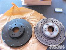 130_10_z+acura_rsx_s_brake_install+ultimax_sport_rotor_on_left