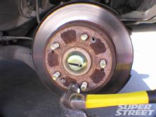 130_15_z+acura_rsx_s_brake_install+encourage_the_rotor_to_come_off