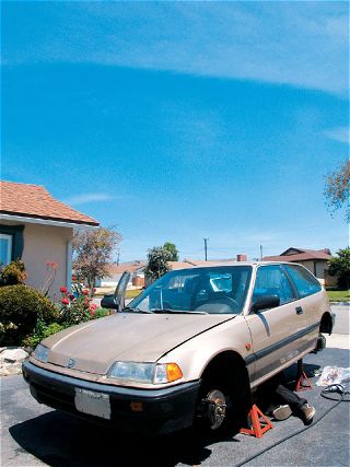 0707htup_01_z+1990_honda_civic_dx_brakes+car