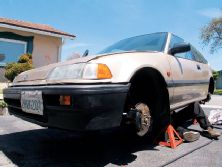 0707htup_26_z+1990_honda_civic_dx_brakes+hoopty