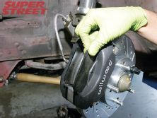 130_0705_13_z+nissan_240sx_fastbrakes_wilwood_brake_upgrade+bolt_caliper_to_adapter_bracket