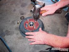 Htup_0512_05_o+honda_civic_hatchback_wilwood_big_brake_kit+hub_removal