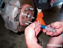 Htup_0512_15_o+honda_civic_hatchback_wilwood_big_brake_kit+hub_screw_removal