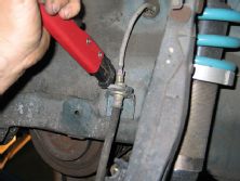 0506_ht_23_z+brake_upgrade+unbolting_stock_hose