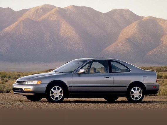 0404_00z+1994_Honda_Accord+Side