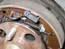 0404_22z+1999_Honda_Civic_DX_Hatchback+Brake_Close