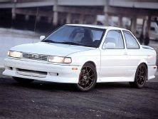 0207tur_01z+1991_nissan_sentra_se_r+left_front_view