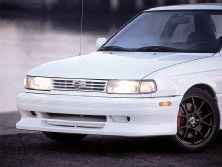 0207tur_03z+1991_nissan_sentra_se_r+front_view