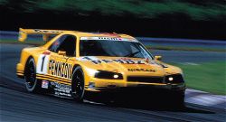 P85933_large+Pennzoil_Nissan_R34_Skyline_Race_Car+Front_Right_Side_View