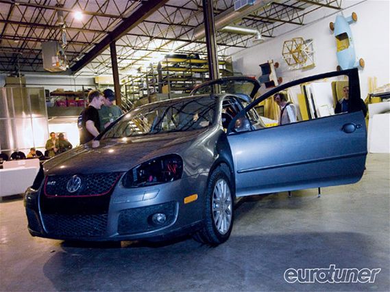 Eurp_0906_09_z+garage_projects+2006_volkswagen_gti